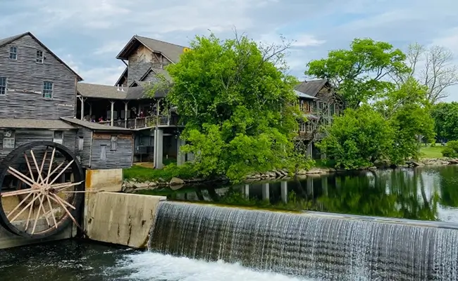 A1 Tours Multi-Day Tour Pigeon Forge, TN A Great Smoky Mountains Trip Mill
