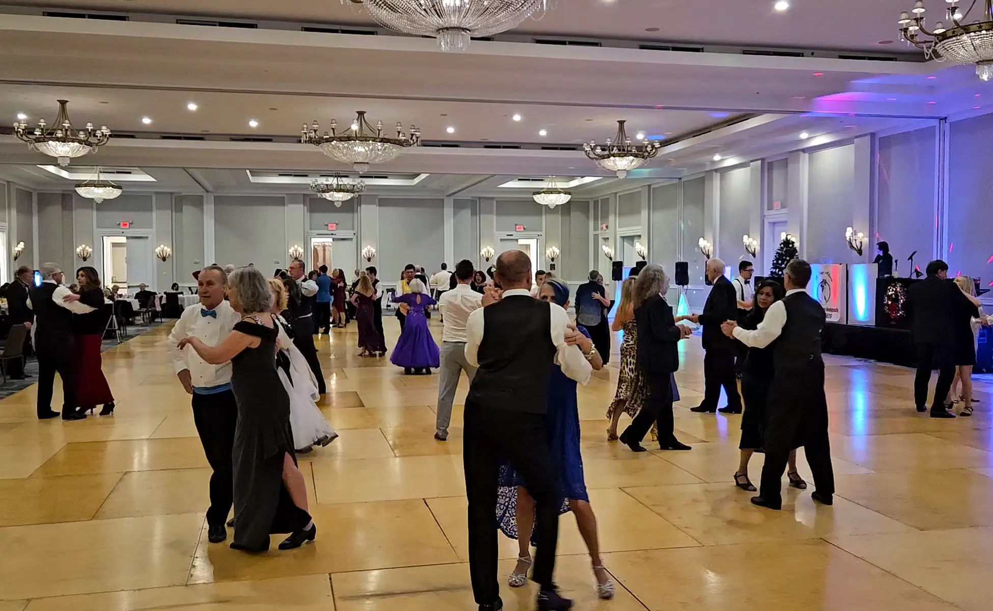 New Year’s Eve Gala & Virginia History Tour Ballroom Gala